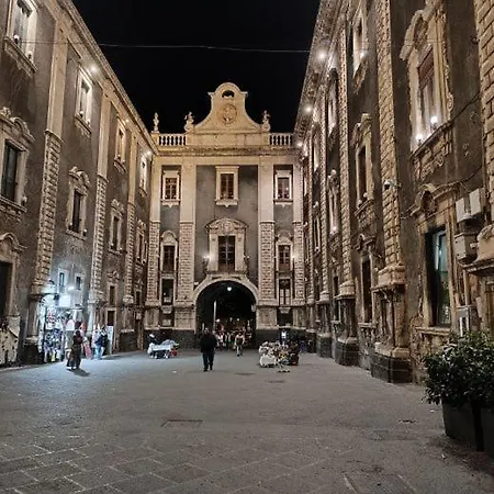 La Porta Di Mezzo * كاتانيا